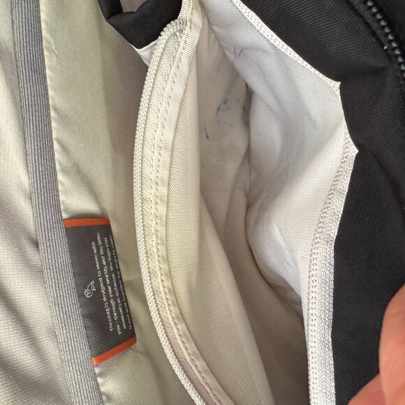 Bellroy Tokyo Wonder Tote 15L Raven Black - Picture 6 of 14